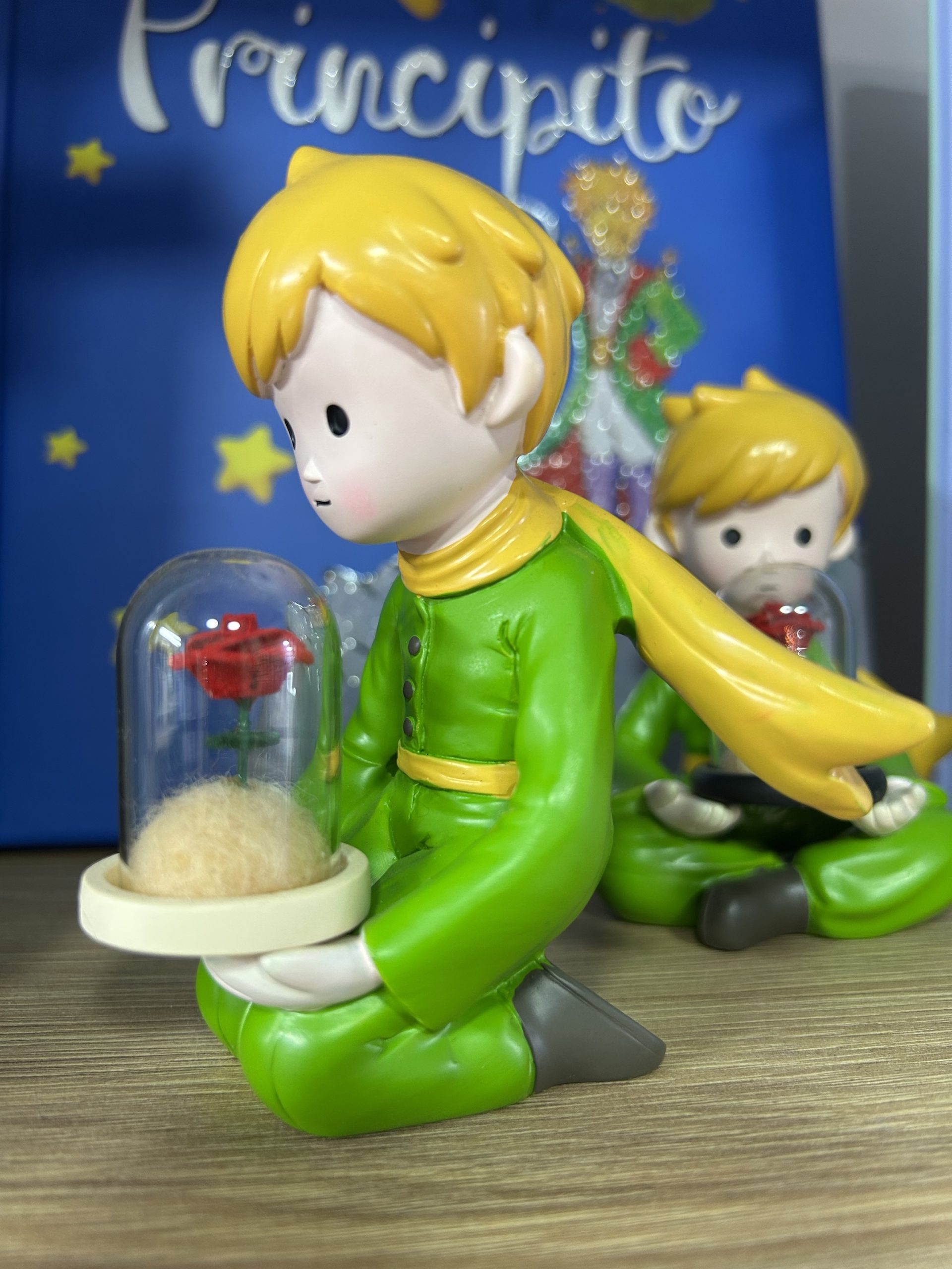 Figura de colección “El Principito y la Rosa” en resina - Imagen 2